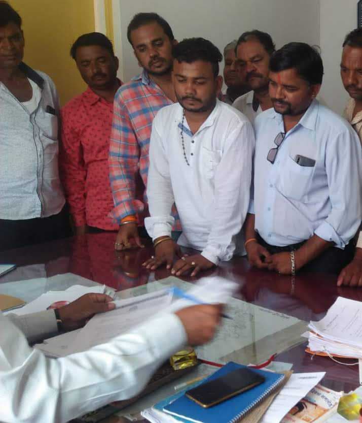 रणजीत वैष्णव लोगो की समस्याओ को लेकर पहुंचे sdo ऑफिस